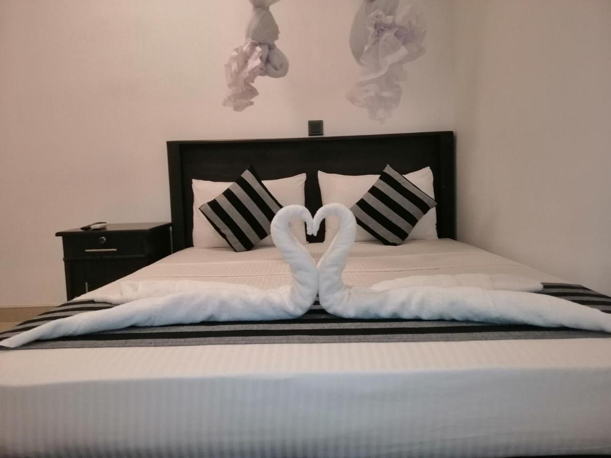 אודוואלאווה Induwara Safari Resort מראה חיצוני תמונה