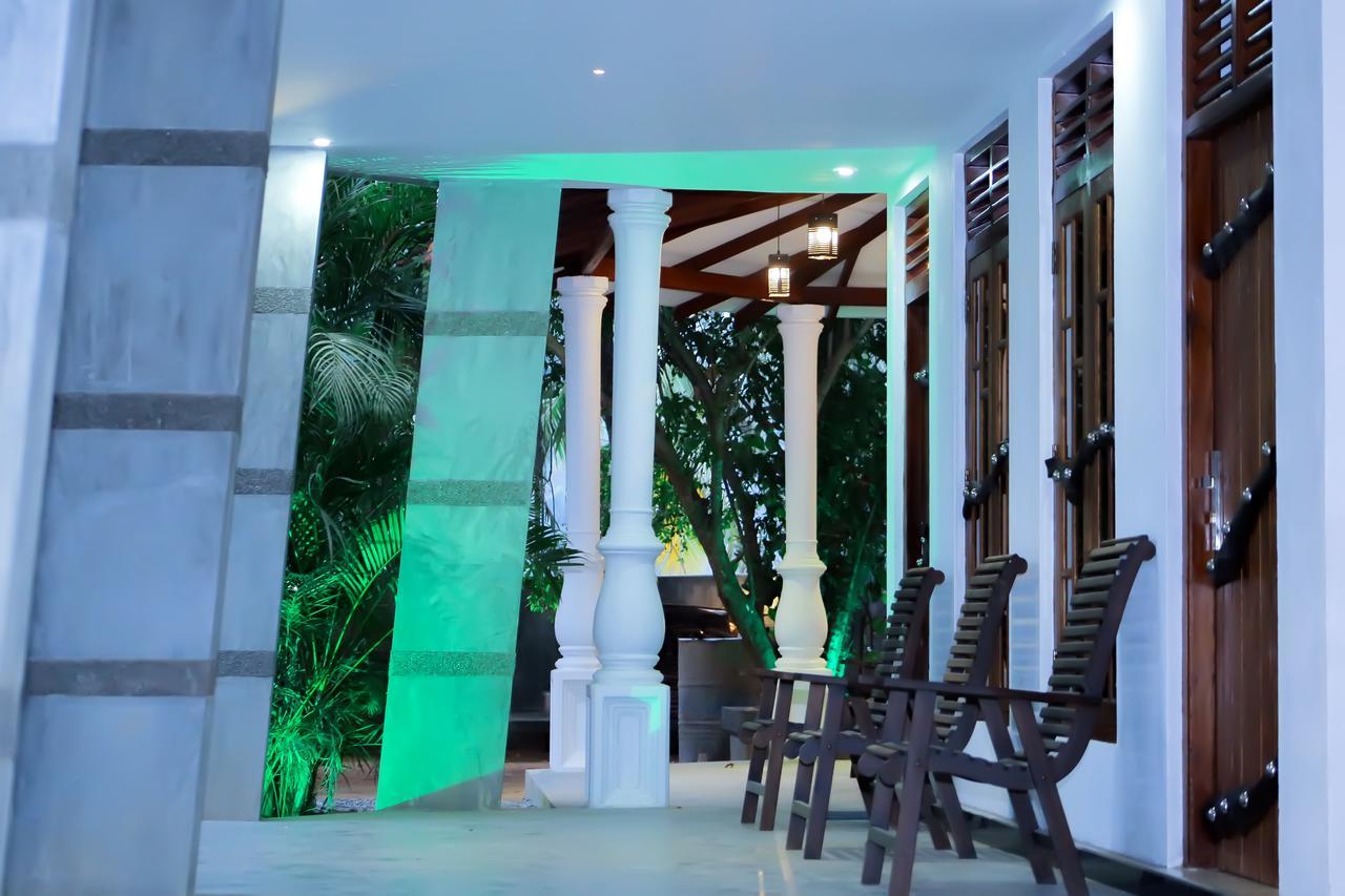 אודוואלאווה Induwara Safari Resort מראה חיצוני תמונה