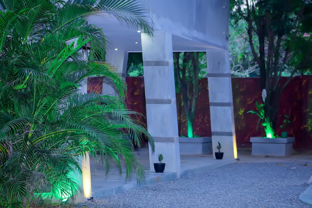 אודוואלאווה Induwara Safari Resort מראה חיצוני תמונה