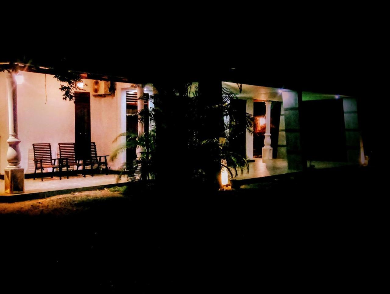 אודוואלאווה Induwara Safari Resort מראה חיצוני תמונה