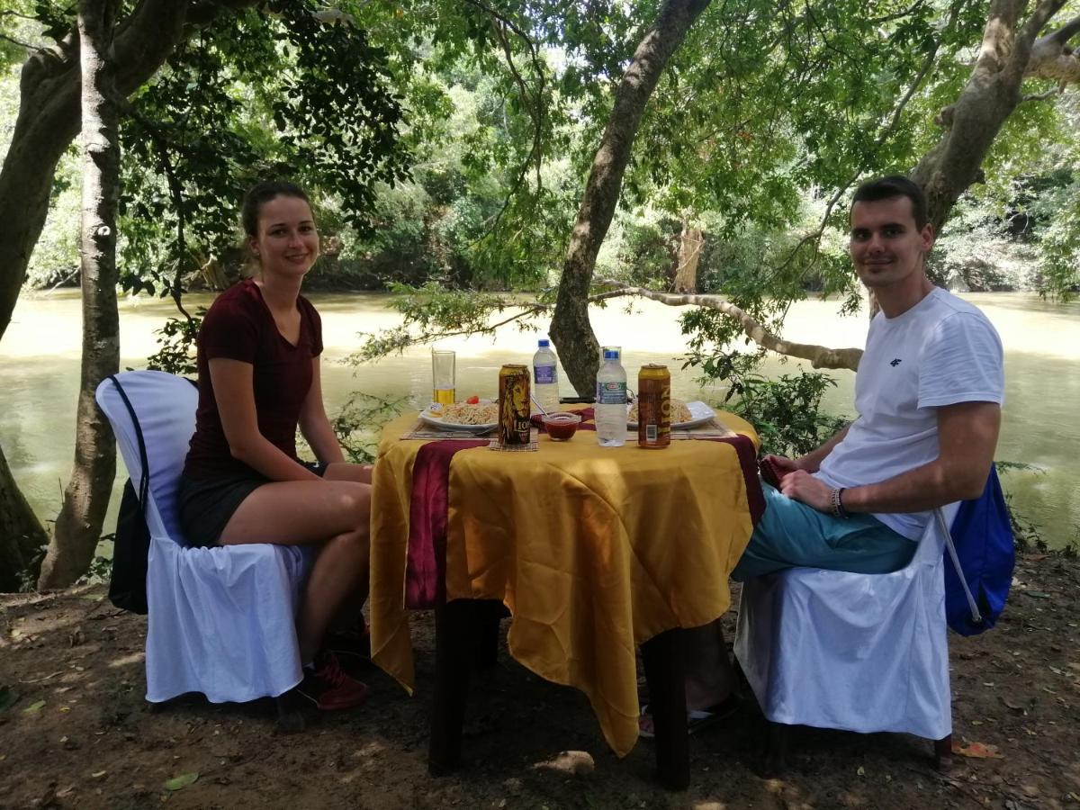 אודוואלאווה Induwara Safari Resort מראה חיצוני תמונה